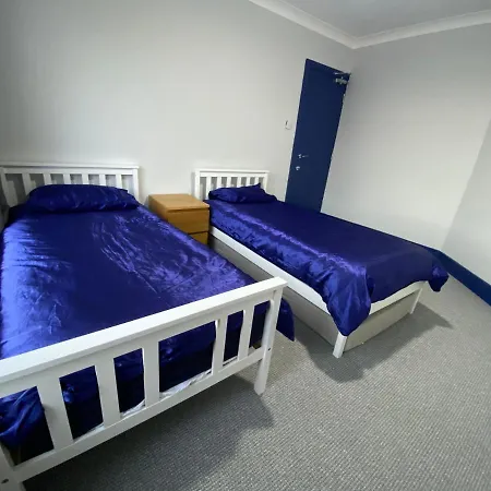 Harewood Lodge - Single And Double Rooms Self Serve Apartment King's Lynn Exterior photo