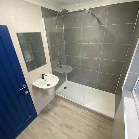 Harewood Lodge - Single And Double Rooms Self Serve Apartment King's Lynn Exterior photo