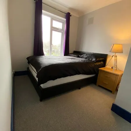 Harewood Lodge - Single And Double Rooms Self Serve Apartment King's Lynn Exterior photo