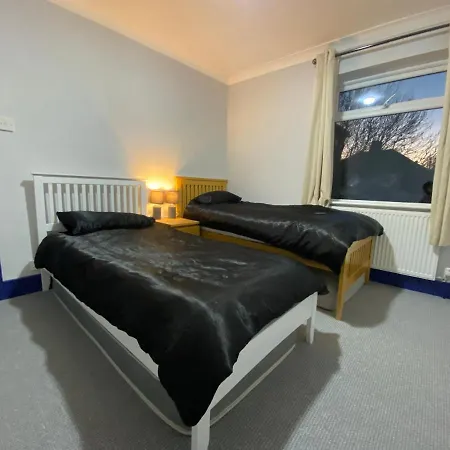 Harewood Lodge - Single And Double Rooms Self Serve Apartment King's Lynn Exterior photo