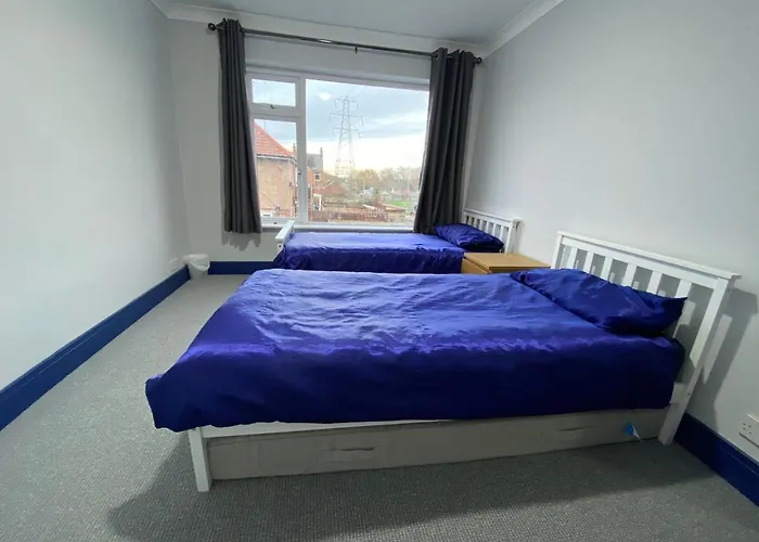 Harewood Lodge - Single And Double Rooms Self Serve Apartment